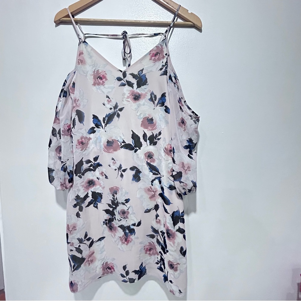 Ali & Jay Los Angeles Floral Cold Shoulder V- Neck Short Dress w/ Lining Size S - Picture 2 of 7